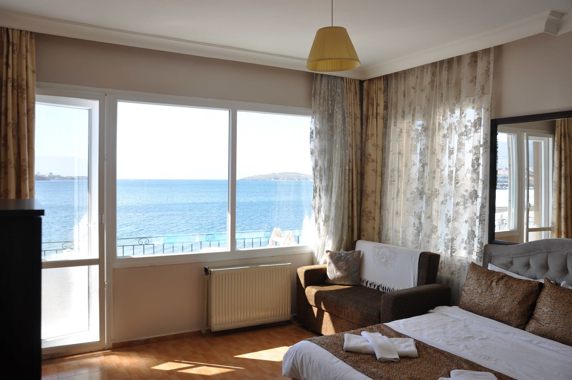 Foca Kumsal Hotel Екстер'єр фото